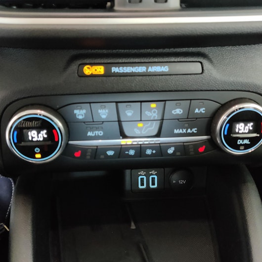 Vehicle image FORD KUGA