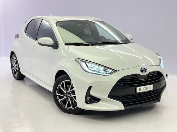 First vehicle image