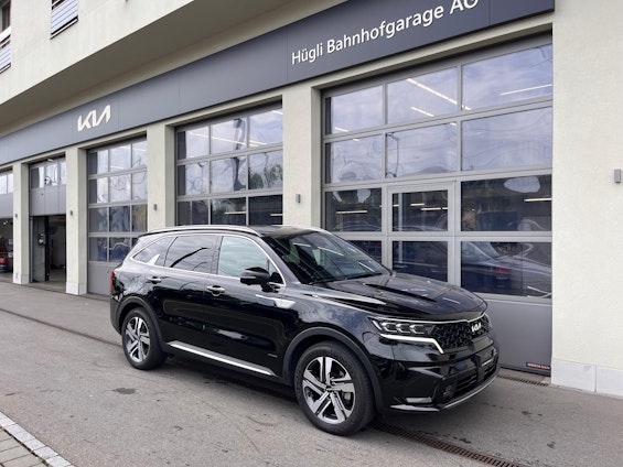First vehicle image