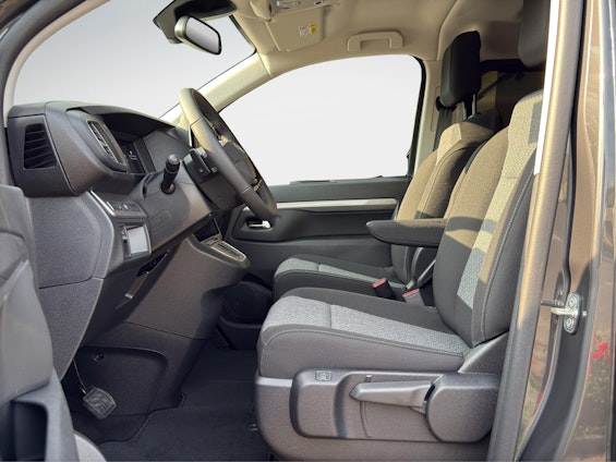 Vehicle image 8 Vehicle image 8