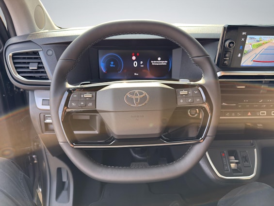 Vehicle image 9 Vehicle image 9