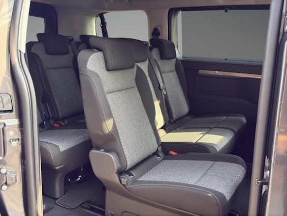 Vehicle image 16 Vehicle image 16