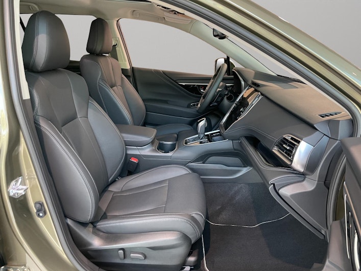 Vehicle image SUBARU OUTBACK