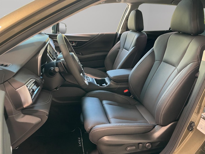 Vehicle image SUBARU OUTBACK