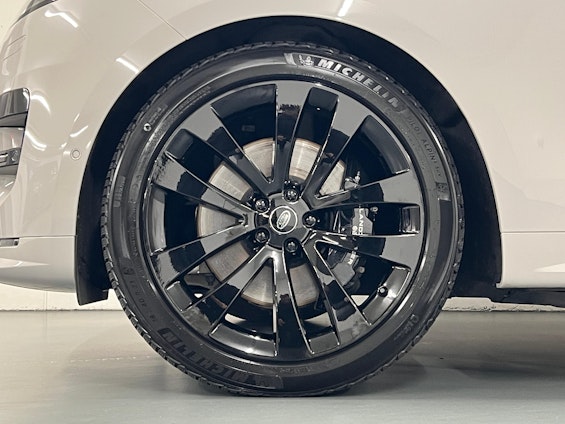 Vehicle image 15 Vehicle image 15