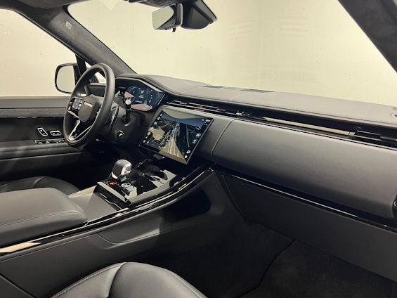 Vehicle image 9 Vehicle image 9