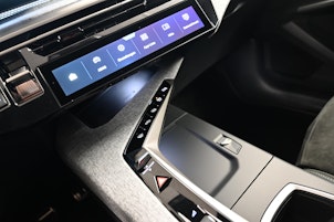 Vehicle image PEUGEOT 3008 1.2 Hybrid GT