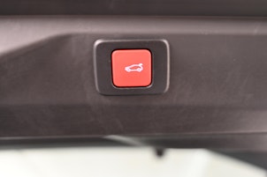 Vehicle image PEUGEOT 3008 1.2 Hybrid GT