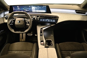 Vehicle image PEUGEOT 3008 1.2 Hybrid GT