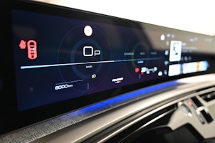 Vehicle image PEUGEOT 3008 1.2 Hybrid GT