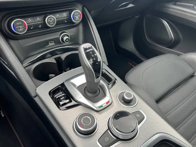Alfa Romeo Stelvio 2.0 Q4 280 Veloce Sky