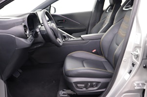 Vehicle image TOYOTA C-HR 2.0 HEV Style Premiere 4x4