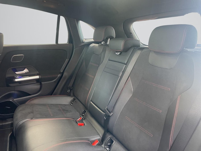 Vehicle image MERCEDES-BENZ EQA 250