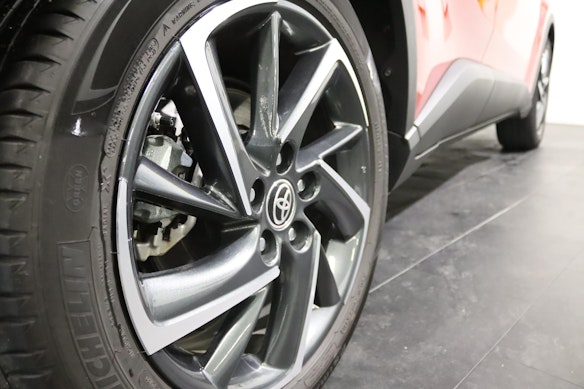TOYOTA C-HR 2.0 VVTi HSD Move 3