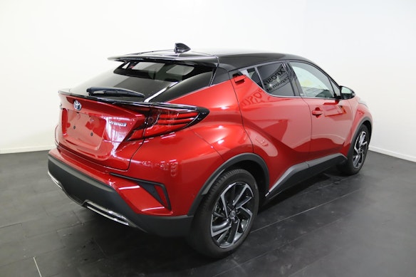 TOYOTA C-HR 2.0 VVTi HSD Move 1