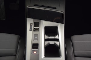 Vehicle image OPEL Grandland 1.2 T HEV GS