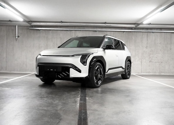 First vehicle image First vehicle image