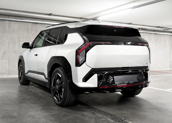 Vehicle image 16 Vehicle image 16