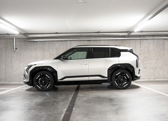 Vehicle image 3 Vehicle image 3