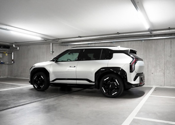 Vehicle image 13 Vehicle image 13