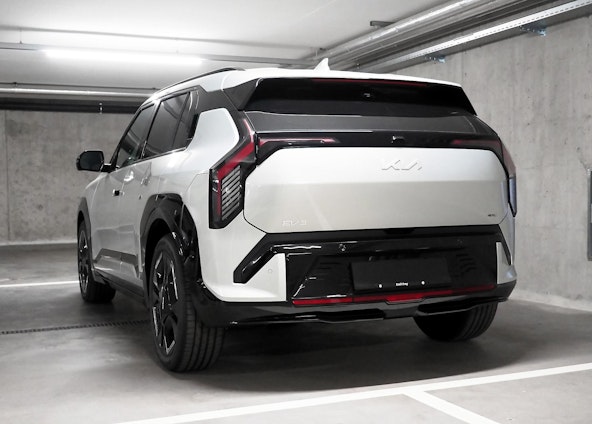 Vehicle image 14 Vehicle image 14