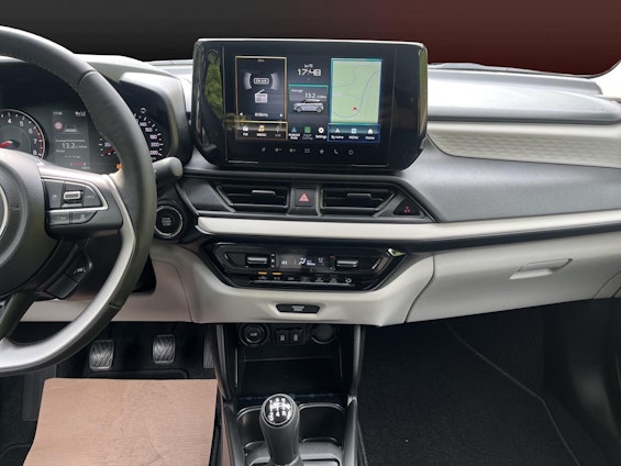 Vehicle image 10