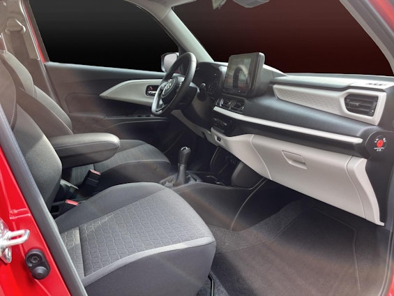 Vehicle image 12