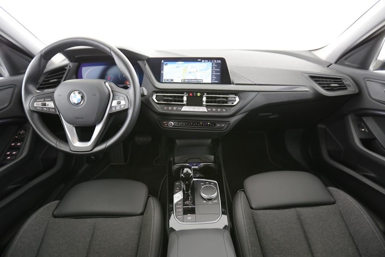 Vehicle image BMW 1 SERIES