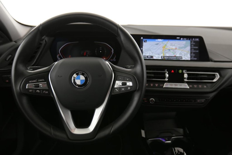 Vehicle image BMW 1 SERIES
