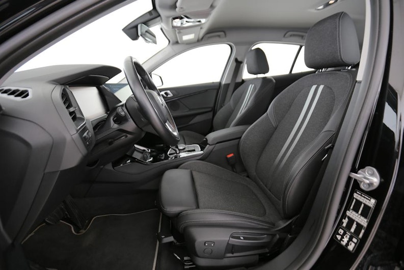 Vehicle image BMW 1 SERIES