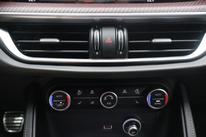 Vehicle image ALFA ROMEO STELVIO