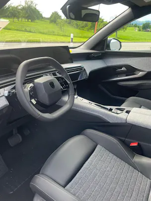 Peugeot 5008 1.2 Hybrid Allure Premium