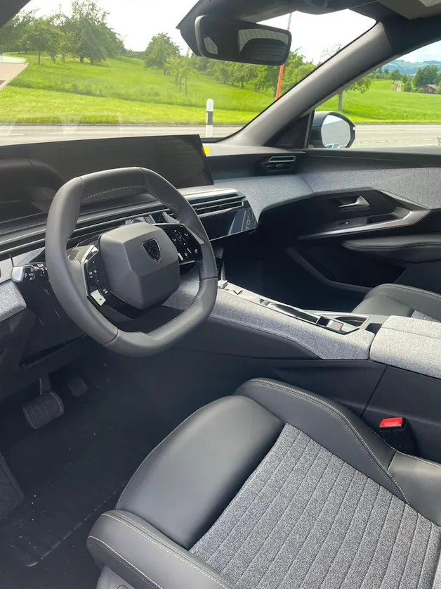 Peugeot 5008 1.2 Hybrid Allure Premium