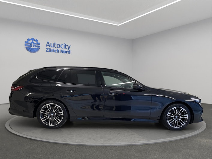 Vehicle image BMW 5 SERIES