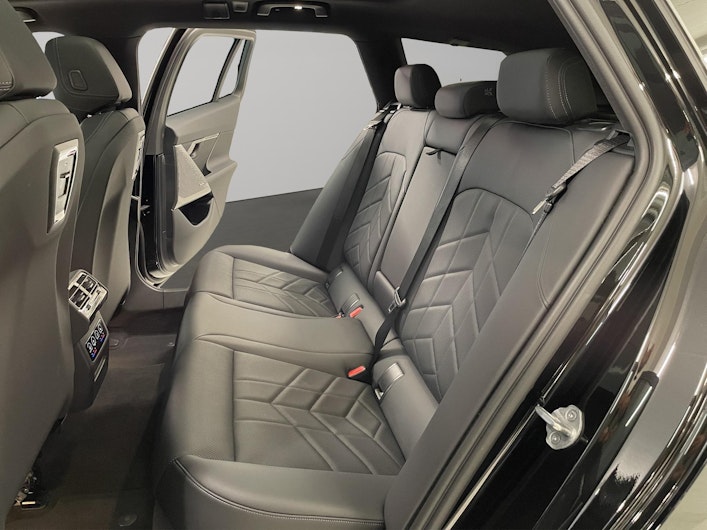 Vehicle image BMW 5 SERIES