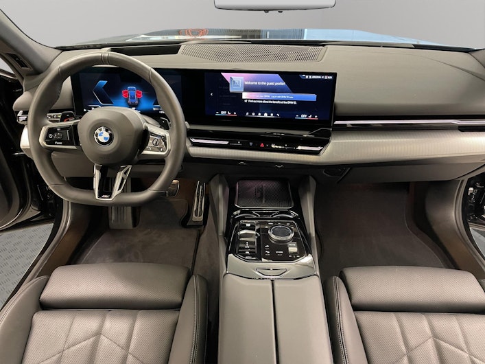 Vehicle image BMW 5 SERIES