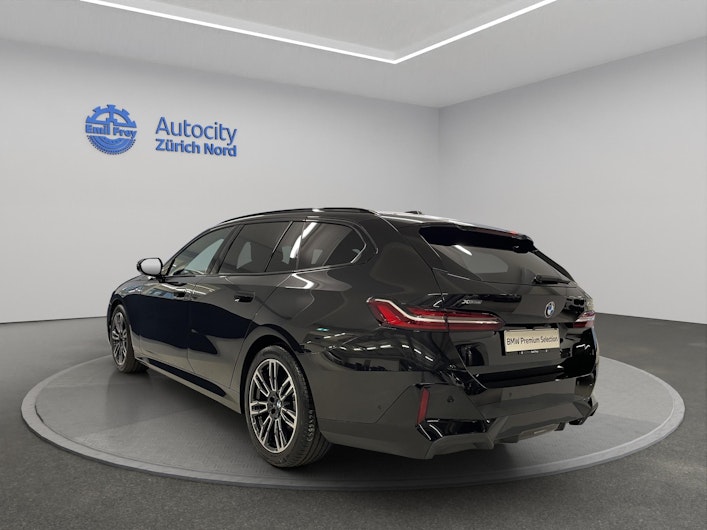 Vehicle image BMW 5 SERIES