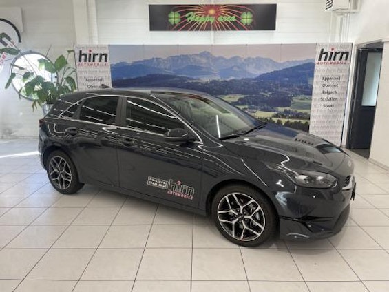 First vehicle image First vehicle image