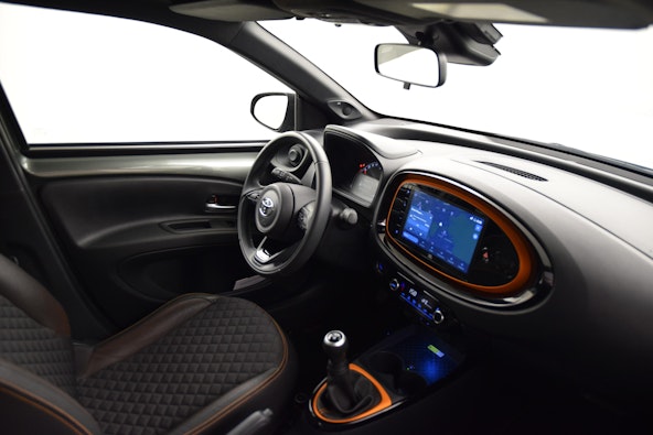 Vehicle image 11