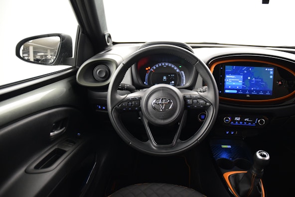 Vehicle image 14