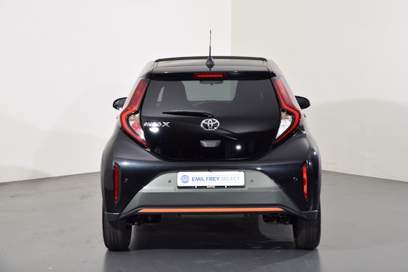 Vehicle image 7