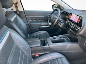 https://vehicle.imgix.net/3906534/6a748828-9d86-45c6-a712-f0c1f662e1a7.jpg