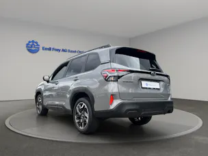 Subaru Forester Station 2.0i e-Boxer Swiss Plus