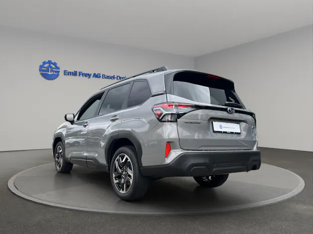 Subaru Forester Station 2.0i e-Boxer Swiss Plus