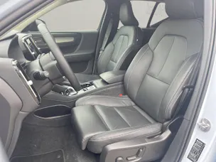 Volvo XC40 2.0 B4 MH Plus Dark
