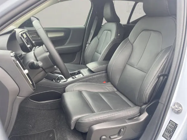 Volvo XC40 2.0 B4 MH Plus Dark