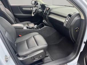 Volvo XC40 2.0 B4 MH Plus Dark