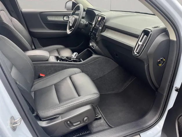 Volvo XC40 2.0 B4 MH Plus Dark