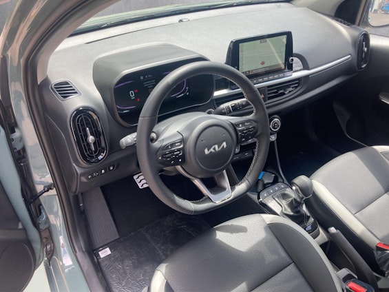 Vehicle image 5 Vehicle image 5