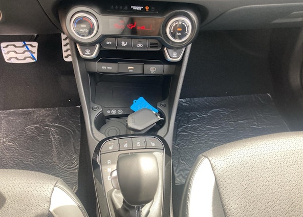 Vehicle image 10 Vehicle image 10